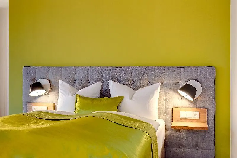 Hotel Im Bunker Munich 4*,